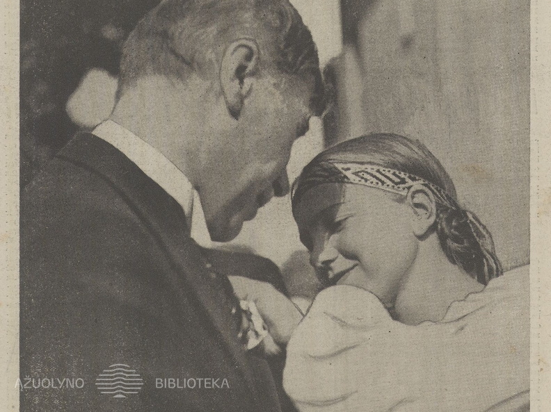 Etnizuota apranga. Jaunasis ūkininkas.-1938, nr. 30, p. titulinis.