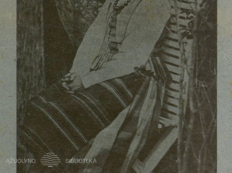 Marija Pečkauskaitė. Tautiniai rūbai tinka visiems. Moteris.-1937, nr. 8, p. viršelis.