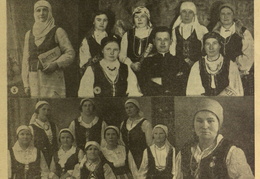 „Moters“ žurnalo platintojos su tautiniais drabužiais. Moteris.-1937, nr. 17, p. 245.