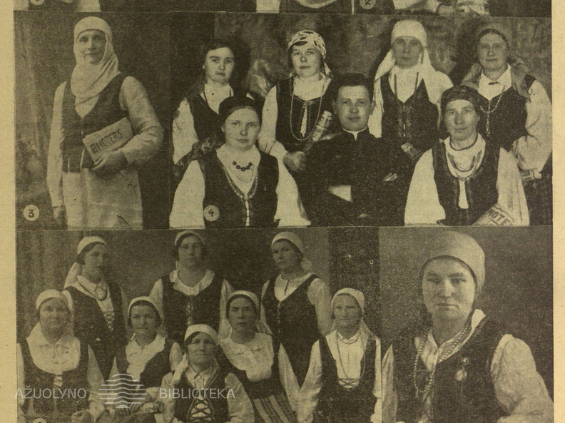 „Moters“ žurnalo platintojos su tautiniais drabužiais. Moteris.-1937, nr. 17, p. 245.