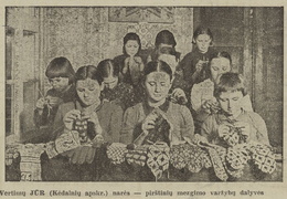 JŪR narių pirštinių mezgimo varžybos. Jaunasis ūkininkas.-1940, nr. 4, p. 51.