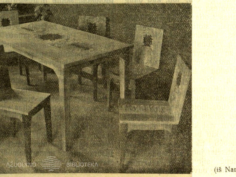 Seklyčios baldai iš Namų pramonės parodos. Moteris.-1933, nr. 6, p. 89.