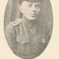 Juozapavičiaus fotografija iš tarnybos rusų kariuomenėje Biržys, Petras. „Karininkas Antanas Juozapavičius: (bijografija)“, 1923. Nenumeruota įklija.