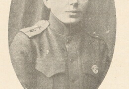 Juozapavičiaus fotografija iš tarnybos rusų kariuomenėje Biržys, Petras. „Karininkas Antanas Juozapavičius: (bijografija)“, 1923. Nenumeruota įklija.