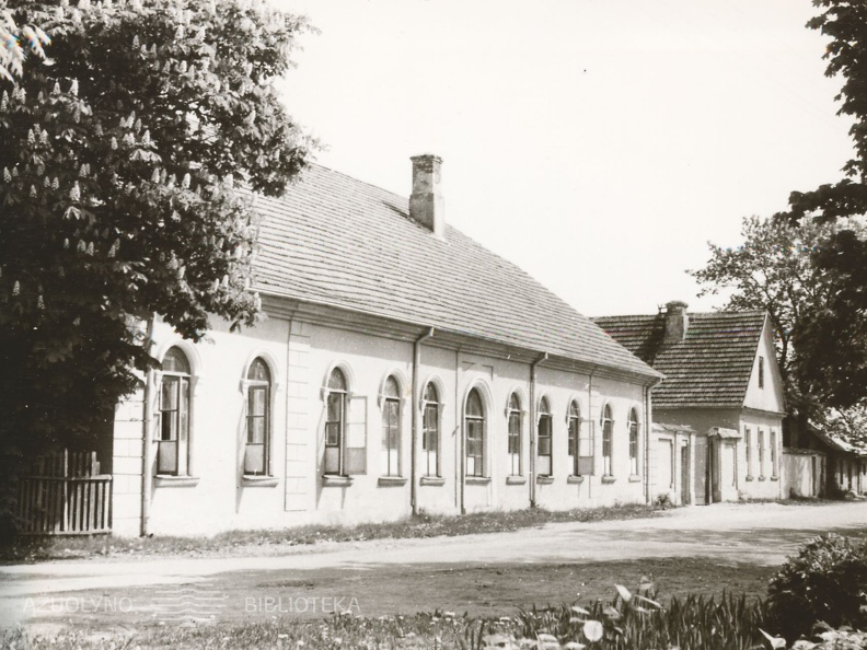 Vienas iš Aukštosios Fredos dvaro pastatų