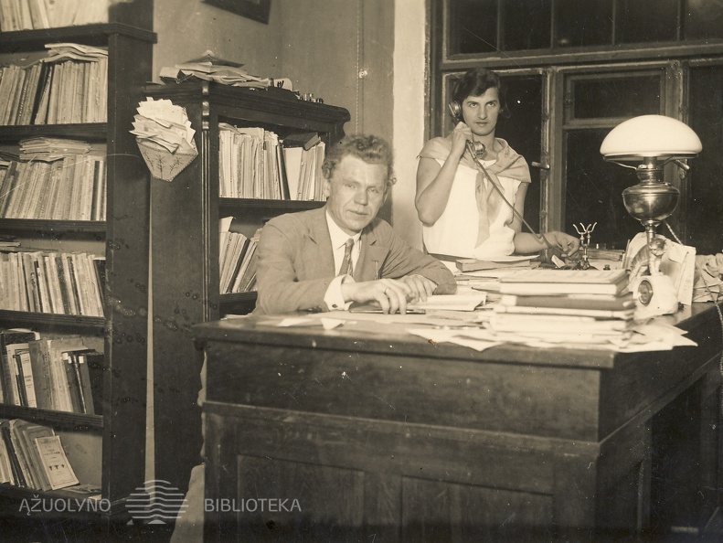 Antanas Busilas savo kabinete