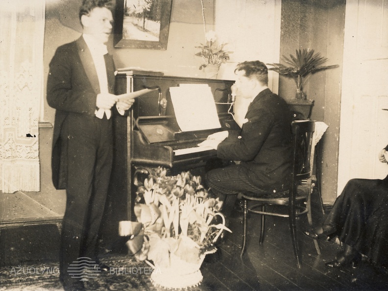 Antanas Busilas ir Klemensas Griauzdė