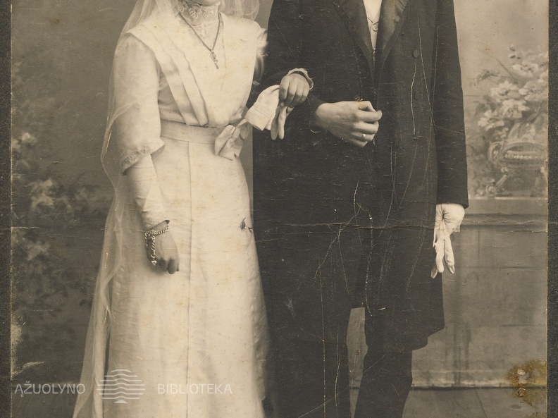 Jaunavedžiai O. ir A. Busilai