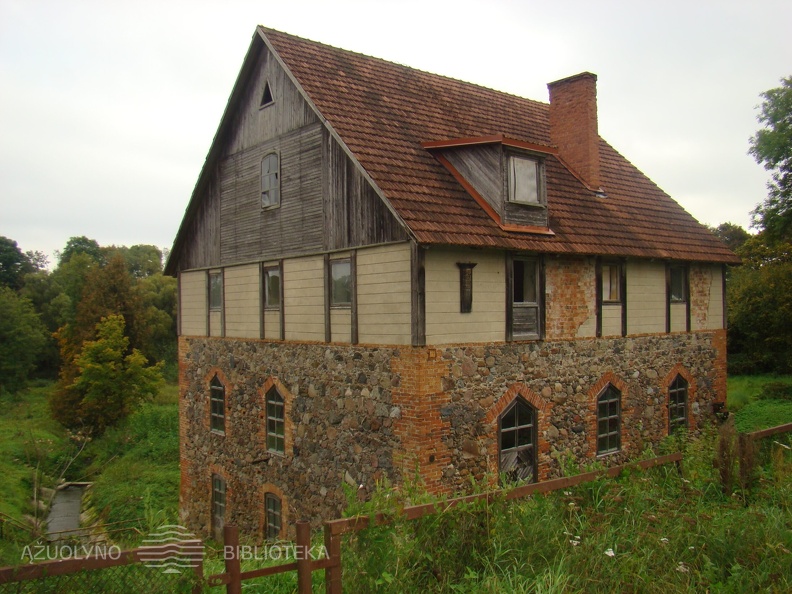 Buvusių popieriaus dirbtuvių pastatas