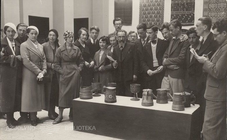 Adomas Varnas parodoje. Kaunas. 20 a. 4 deš. ČDM GP 20249.