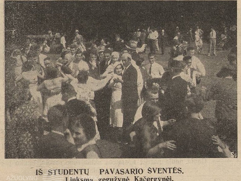 Linksma gegužinė Kačerginėje. Sekmadienis, 1932, nr. 23, p. 7.