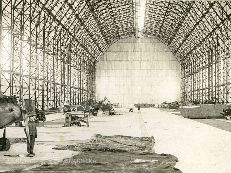 Dirižablio angaras iš vidaus. XX a. 2 deš. pab. – 3 deš. pr.