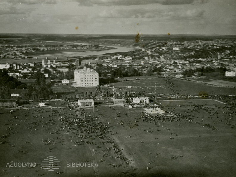 Felikso Vaitkaus sutiktuvės Aleksoto aerodrome. 1935 m.