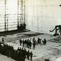 Pamaldos dirižablio angare Lietuvos karo aviacijos šventės metu. 1921 m. gegužės 29 d.