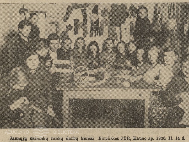 Biruliškių jaunieji ūkininkai rankų darbo kursuose. Jaunasis ūkininkas.-1936, nr. 11, p. 60.