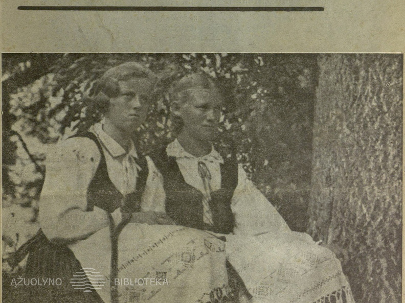 Klaipėdietės tautiniais rūbais. Moteris.-1937, nr. 1, p. viršelis.