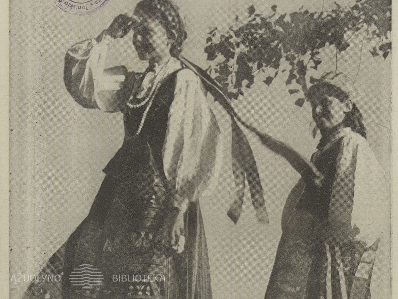 Mergaitės su tautiniais drabužiais. Jaunasis ūkininkas.-1940. nr. 15, p. titulinis.