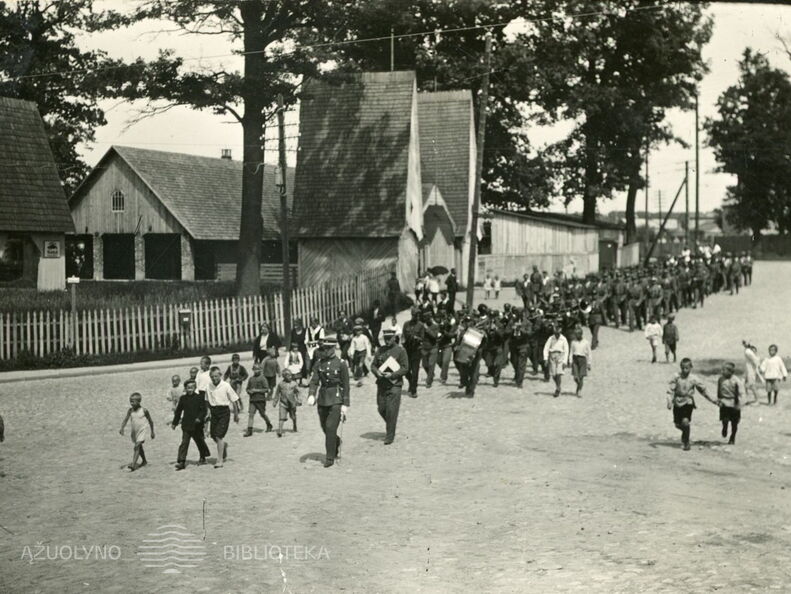 Šaulių eisena J. Janonio gatve 